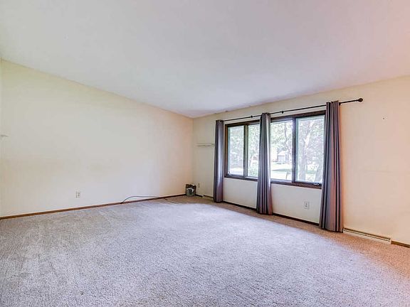 4th image of 1024 Island Lake Ave
