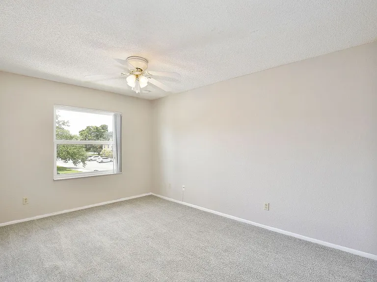 9825 Turf Way #7 — Photo 10