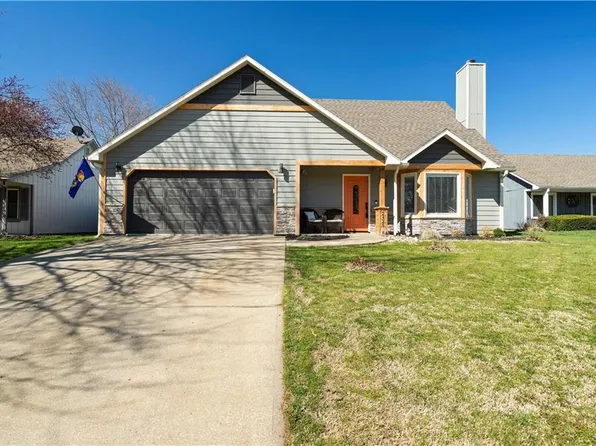 2425 Brush Creek Dr, Lawrence, KS 66047