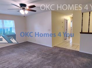 440 E Carson Ln, Mustang, OK 73064