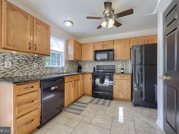 5th image of 57 Horseshoe Dr