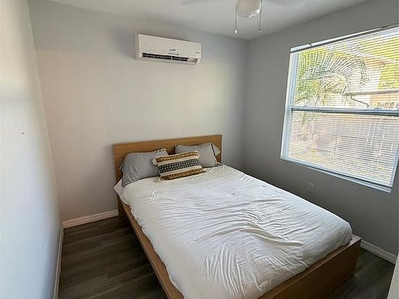 5th image of 615 SW 14th Ave #2