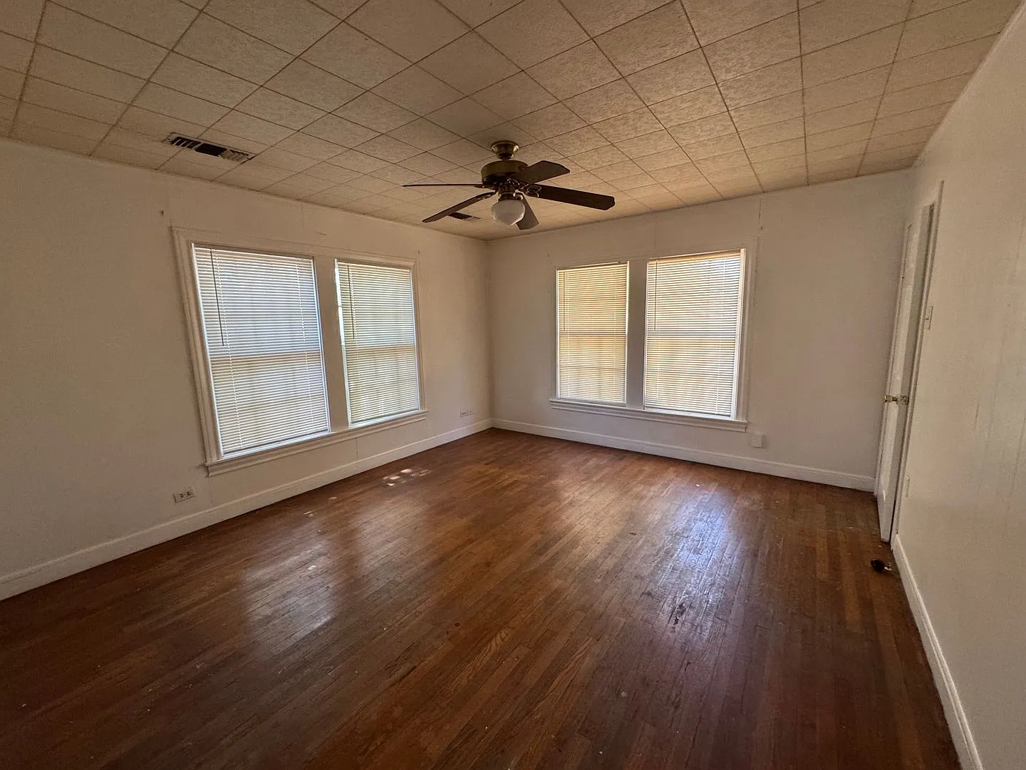 Central Waco Cottage — Photo 3