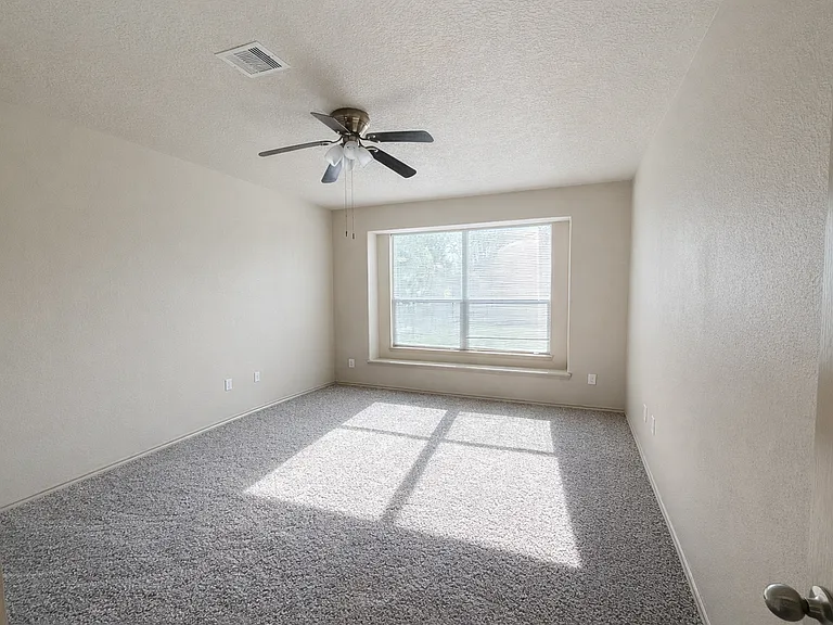 11922 Harristown Dr — Photo 28