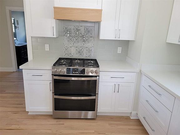 4th image of 936 Helios Ave
