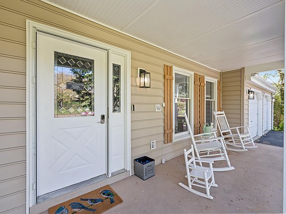 4th image of 1368 Bluewater Rd