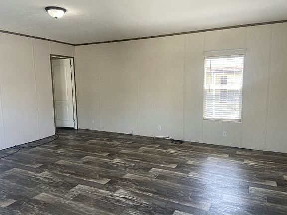 3rd image of 1979 Skidmore Ave #143