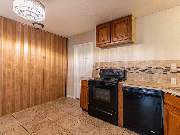 120 Nelson Ave — Photo 11