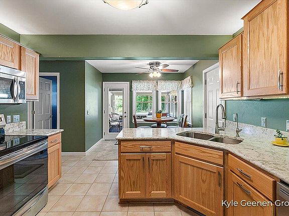 4th image of 8808 Riverbend Dr