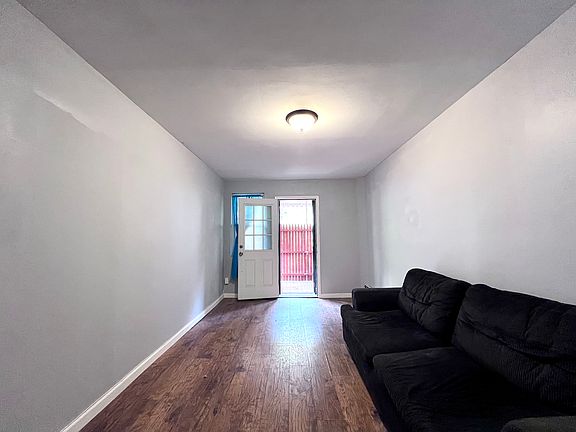 5th image of 619 Willoughby Ave #1R