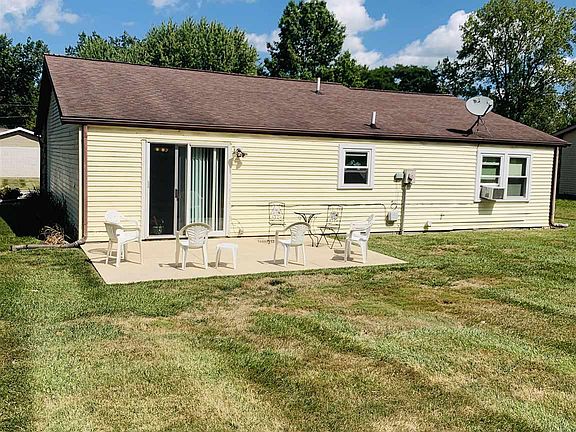 3rd image of 103 W Fairlane Dr