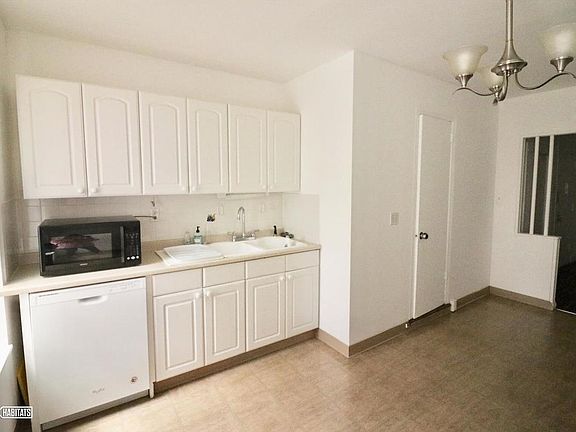 4th image of 526 51st Ave APT 3L