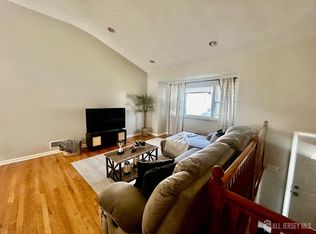 119 Cindy Ct, Middlesex, NJ 08846