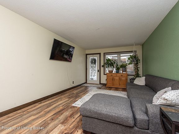 5th image of 604 2nd Ave E