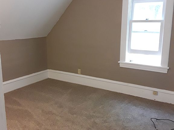 5th image of 814 Walnut St