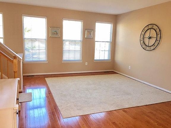 2nd image of 5248 Ballycastle Cir