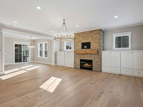 3rd image of 5583 Hickory Dr
