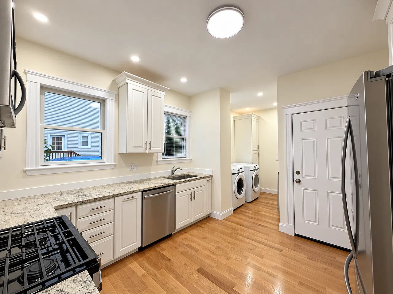 3 bed, 1500 sqft, $3,600 — Photo 2