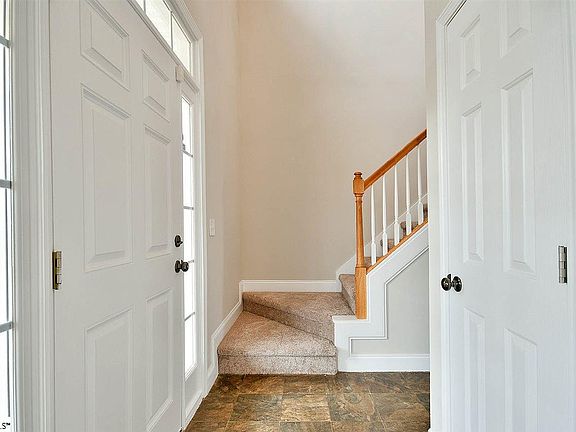 3rd image of 429 Melbourne Ln