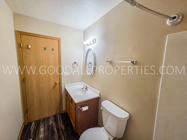 409 S Hazel St — Photo 15