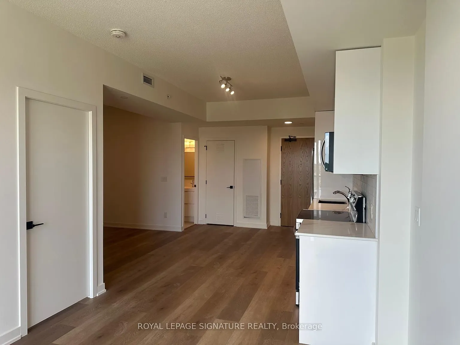 2 bed, $1,600 — Photo 4
