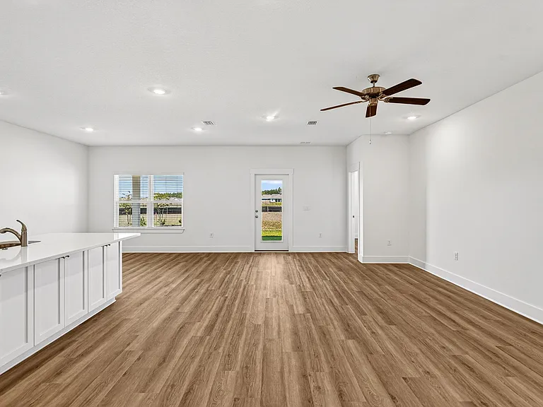 36 Gray Owl Dr E — Photo 8