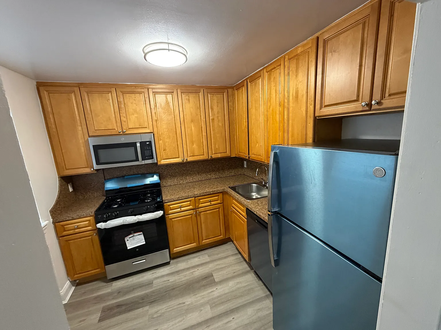 2 bed, 900 sqft, $2,750 — Photo 4