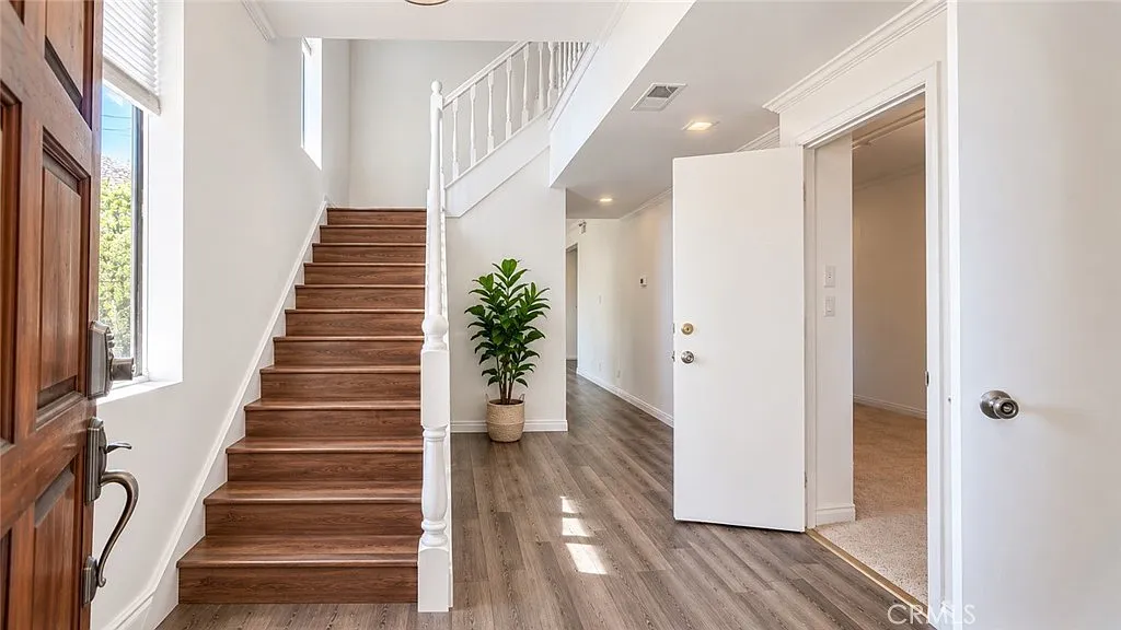 2 bed, 2.5 bath, 1576 sqft, $3,100 — Photo 4