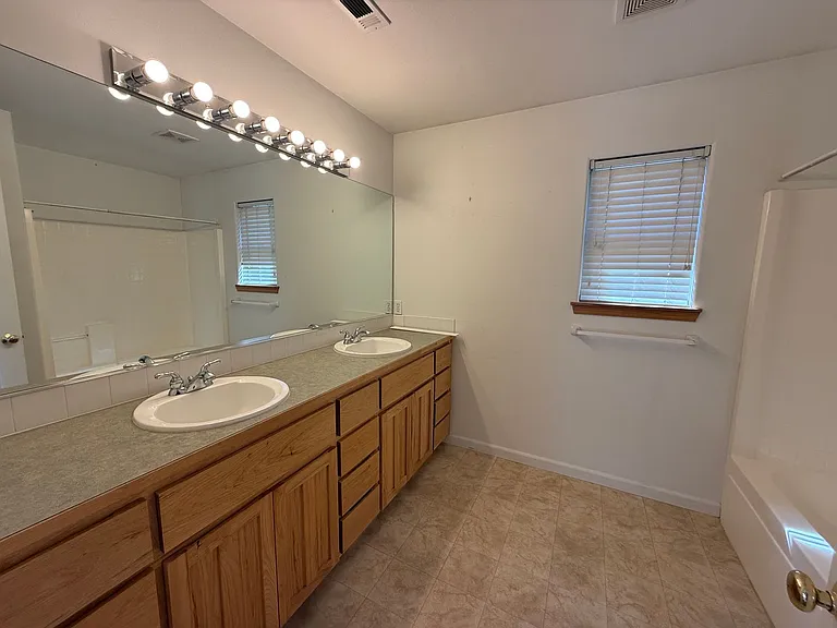 2610 NW Fawn Run Ln #2 — Photo 16