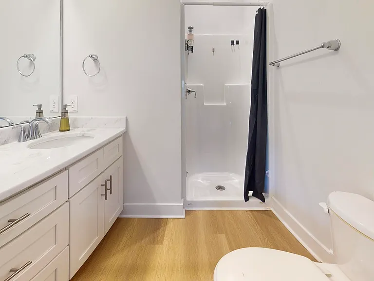 2045 Arbutus Ave — Photo 16