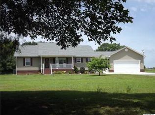 955 Carlisle Cutoff Rd, Boaz, AL 35956