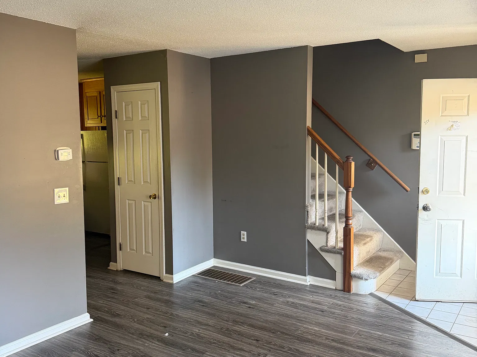 3 bed, 1.5 bath, 1155 sqft, $2,200 — Photo 1