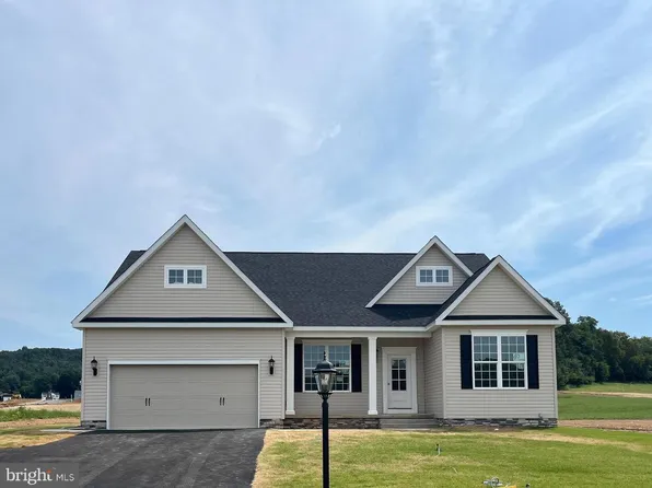 254 Ledger Dr #142, Hanover, PA 17331