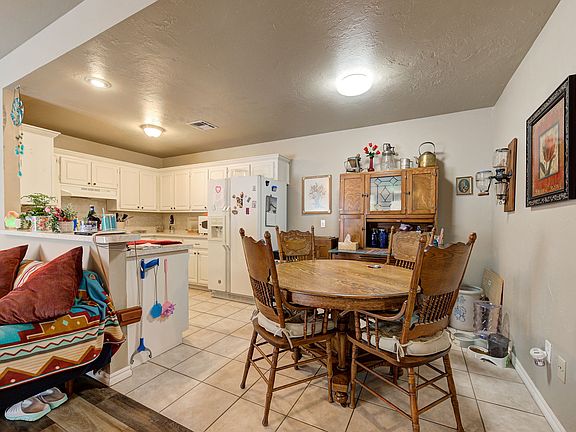 Kitchen and breakfast nook.