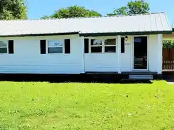 634 S Berry St, Burkburnett, TX 76354