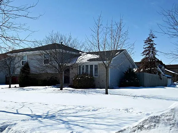 2611 La Brecque Dr photo 1