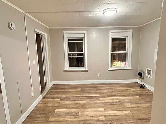 4th image of 281 Spring St Floor 3