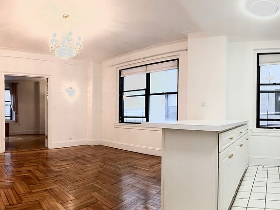 3rd image of 50 Plaza St E #3CD