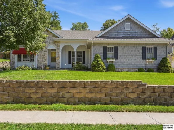 12936 Izard St, Omaha, NE 68154