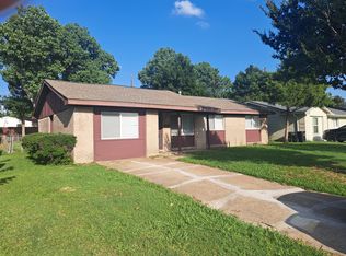 926 Royal Crest Dr, Mesquite, TX 75149