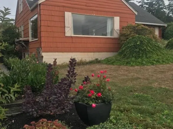 755 Bell St APT 1, Edmonds, WA 98020