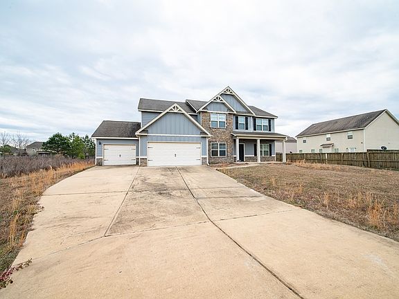 3rd image of 14 Pebblebrook Ln