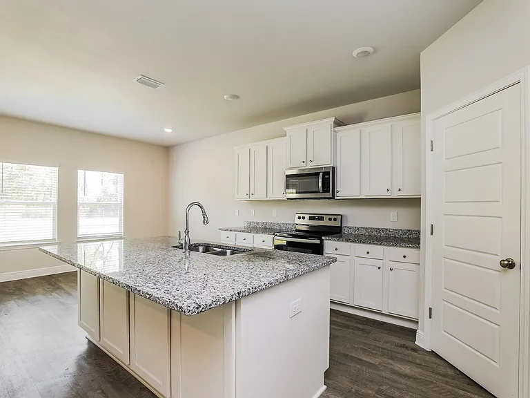 110 London Cir — Photo 7