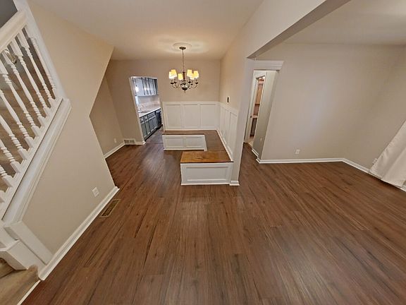 2nd image of 3971 Thomas Ave