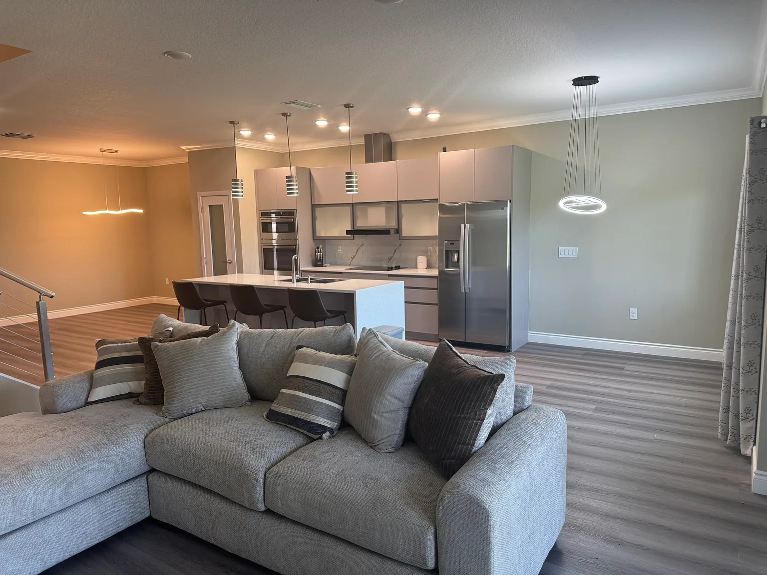 3 bed, 2.5 bath, 2268 sqft, $2,550 — Photo 2