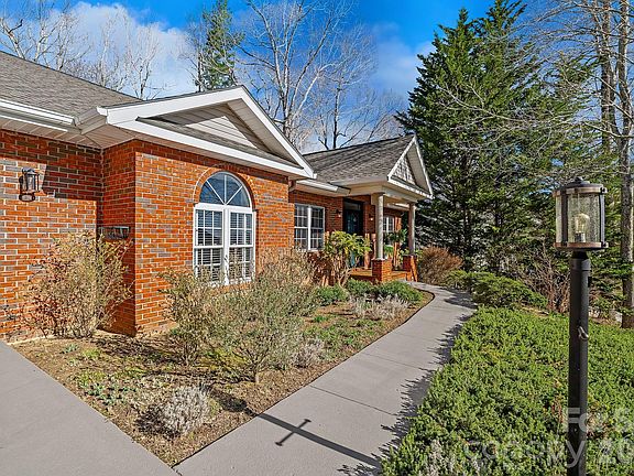 2nd image of 306 Croydon Dr