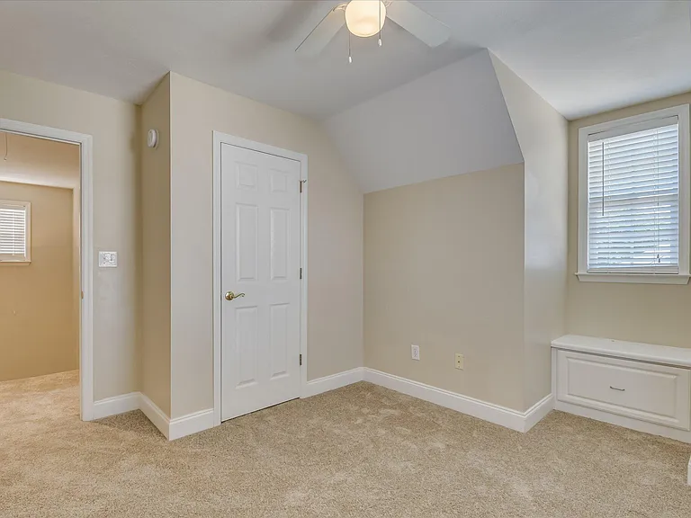 929 Sawbuck Way — Photo 27