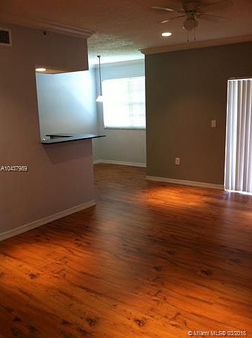 Condo for sale in Marquesa at Pembroke Pines, FL great for investors.