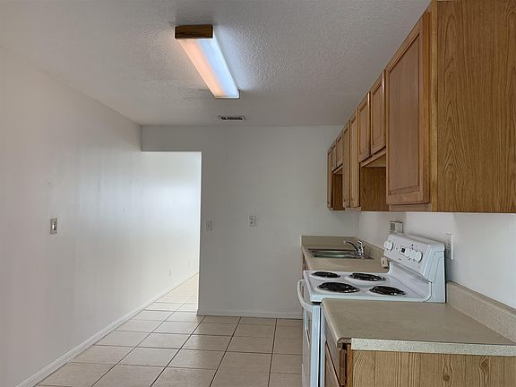 3rd image of 3807 Windsor Ave #2