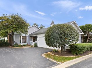 12 The Court Of Hidden Bay, Northbrook, IL